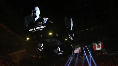 Golden Knights hold pregame moment of silence for Busch