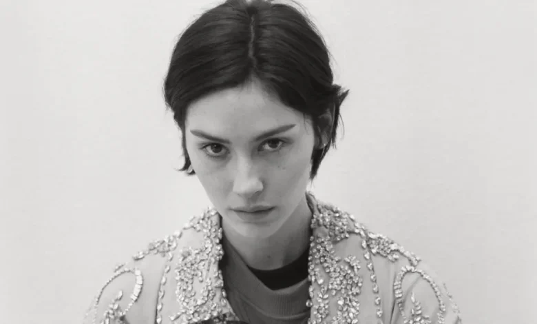 Gracie Abrams Announces New Album ‘Daughter From Hell,’ Releasing This Summer