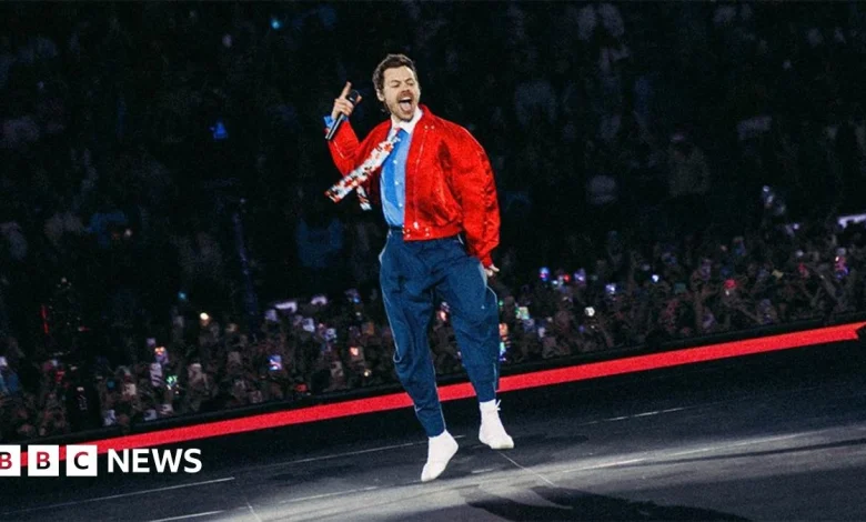 Harry Styles tour to review staging after fan complaints