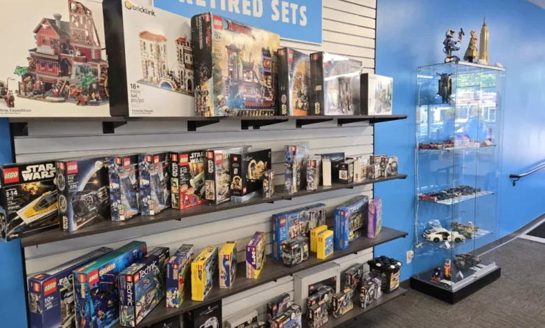 Highland Park Community Spotlight: Bricks and Minifigs