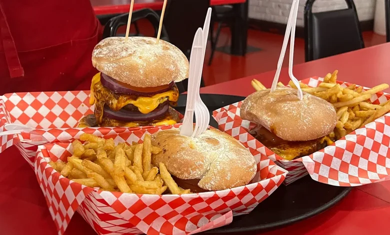 Iconic Las Vegas burger joint closes its doors, blames rising costs for city's decline