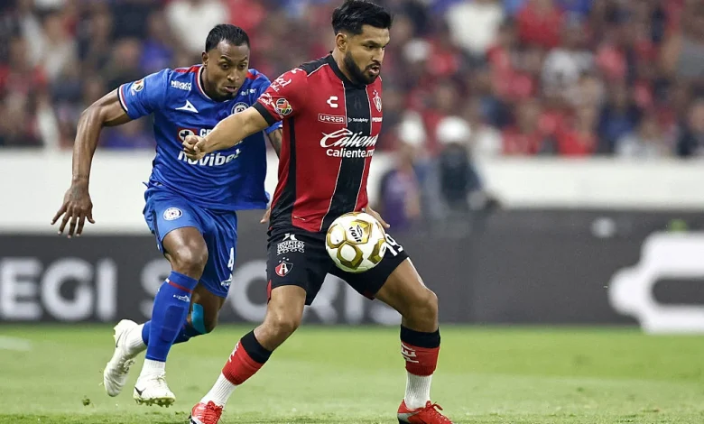 In a controversial finish! Cruz Azul go ahead of Atlas in Liguilla