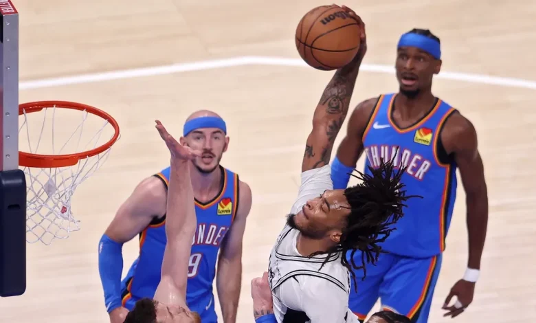 Internet breaks after Stephon Castle posterizes Isaiah Hartenstein
