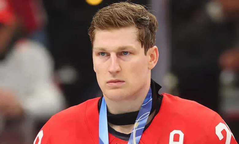 Is Avalanche star Nathan MacKinnon a psychopath for wearing flippers and goggles in the hotel pool? | OutKick