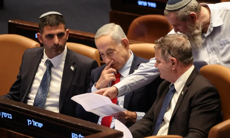 Israeli lawmakers advance bill to dissolve parliament
