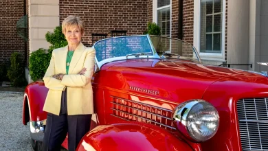 Jane Pauley Explains Her Self-Diagnosed Decoraphobia and Why She Can’t Move a Candlestick at Home