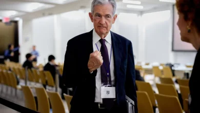 Jerome Powell could be doing incoming Fed Chair Kevin Warsh a huge favor by staying on the board