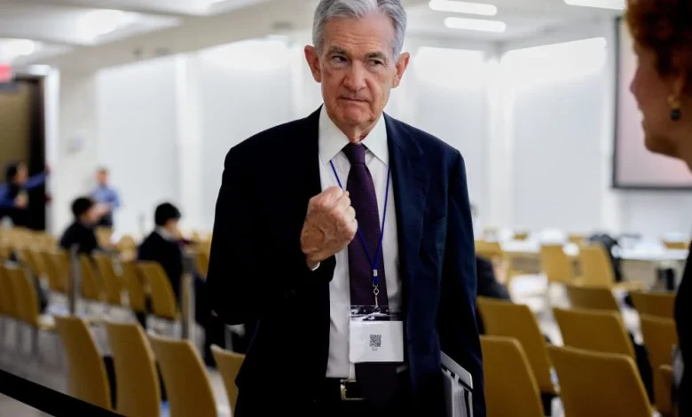 Jerome Powell could be doing incoming Fed Chair Kevin Warsh a huge favor by staying on the board