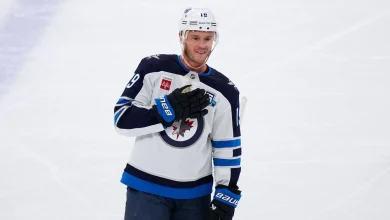 Jets centre Jonathan Toews named finalist for Masterton Trophy