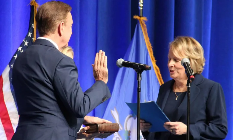 "Just do your own thing," Trump tells new Fed Chair Warsh at swearing-in