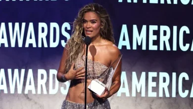Karol G triunfa en los AMAs 2026 con los premios a la Excelencia Artística y mejor álbum latino