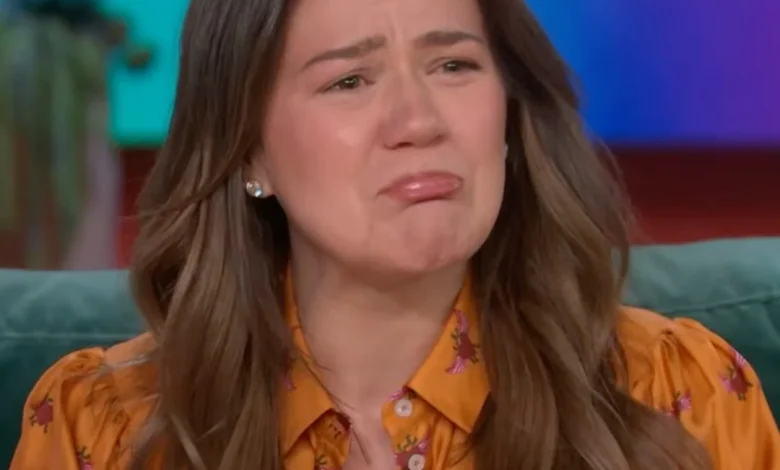 Kelly Clarkson Tears Up Discussing End of Talk Show With Rita Wilson