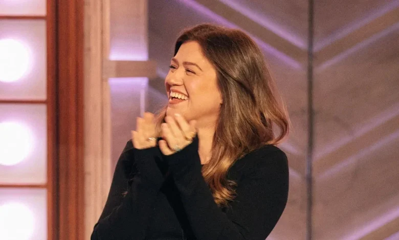 Kelly Clarkson does a 180 after NBC return confirmed: 'She's baaaaack'