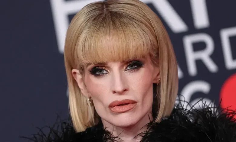 Kelly Osbourne issues heartbreaking message about late father Ozzy: 'I still reach for you'