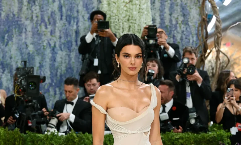 Kendall Jenner Just Declared (Winged) Victory on the 2026 Met Gala Carpet