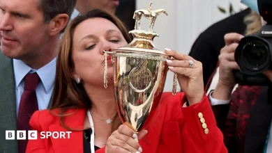 Kentucky Derby 2026: Cherie DeVaux makes history as Golden Tempo wins after late surge
