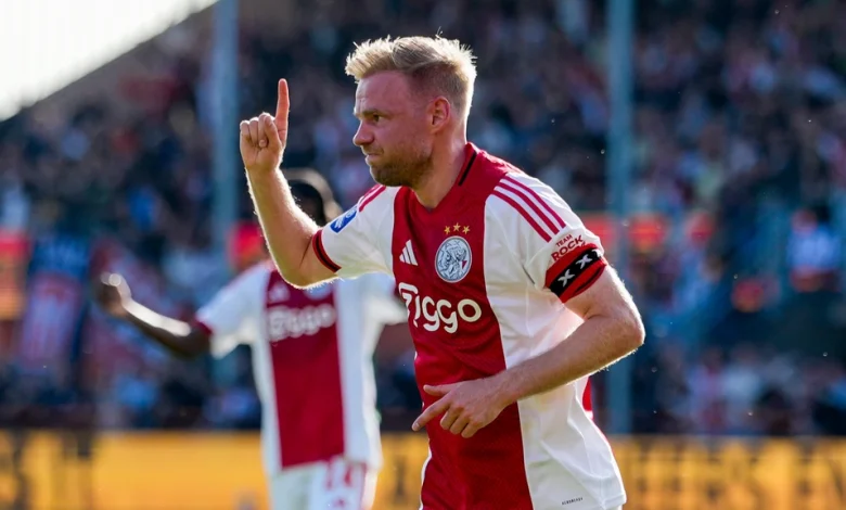 Klaassen kopt Ajax op 1-0 tegen Groningen • Strijd om Conference League-ticket