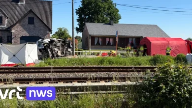 LIVE "Meerdere doden" bij aanrijding tussen trein en busje in Buggenhout, in busje zaten 7 schoolkinderen en 2 volwassenen