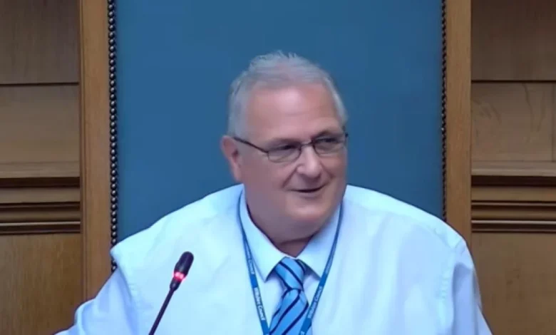 Labour councillor loses role as Wiltshire chair after 21 mins