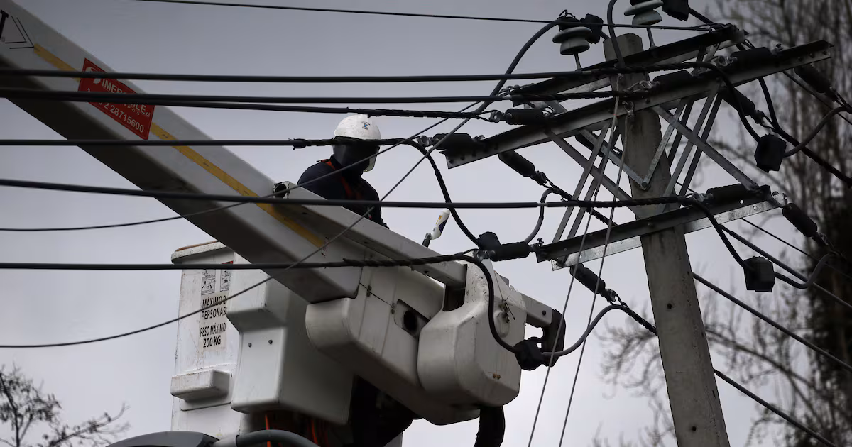 Las 8 comunas de la RM con corte de luz programado para este viernes