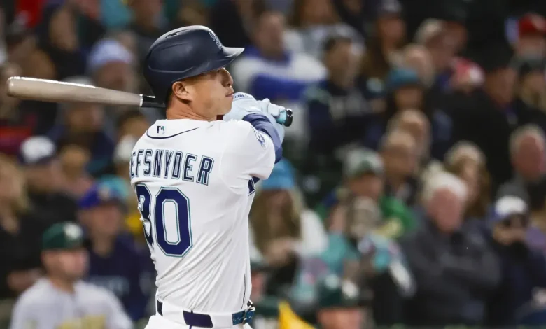 Latest Red Sox trade rumors could be the answer to Mariners' Rob Refsnyder problem
