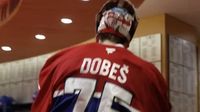 Le geste posé par Samuel Montembeault au retour au vestiaire de Jakub Dobes hier fait énormément réagir