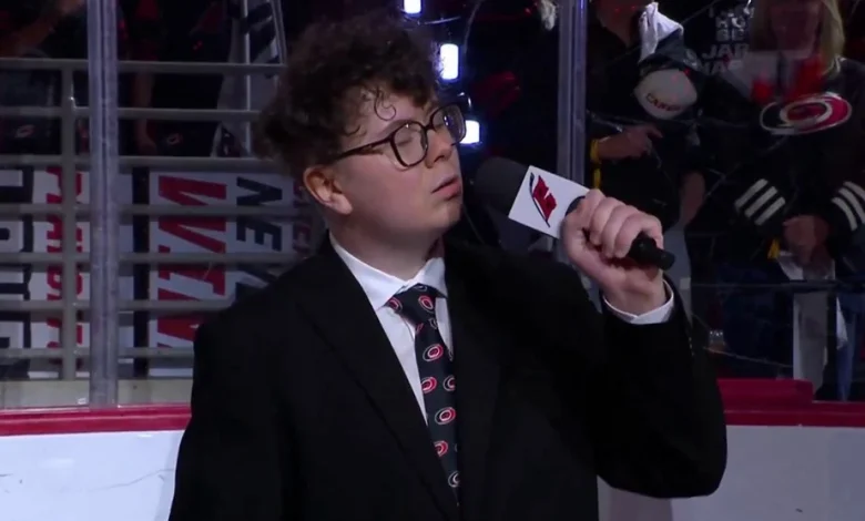 Les faits saillants du sport | L’hymne national du Canada bilingue à Raleigh