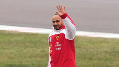 Lewis Hamilton says he's staying in F1 despite people 'trying to retire me'