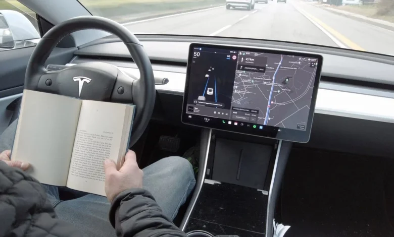 Lietuva patvirtino autonominį vairavimą šalies keliuose – iškart sureagavo „Tesla“