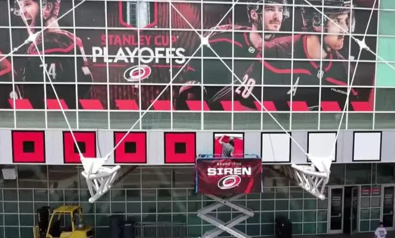 Live: Hurricanes take lead in potential series-clinching Game 5