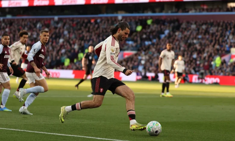 Liverpool suffer 4-2 defeat away at Aston Villa