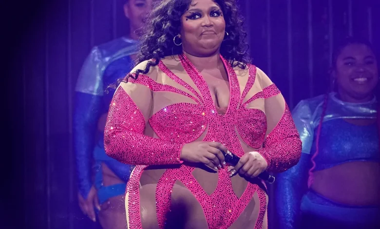 Lizzo Praises SZA While Saying She Doesn't Have Many Industry Friends