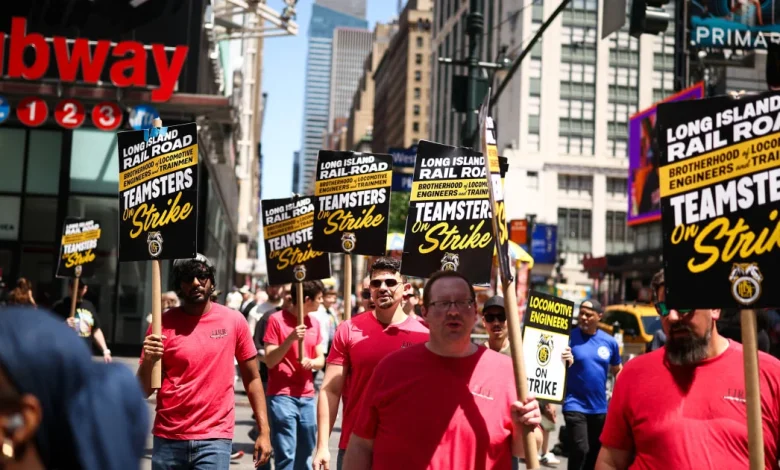 Long Island Rail Road strike creates manic Monday commute as negotiators return to the table