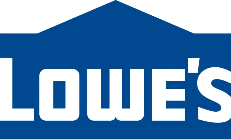 Lowe's Honors Fallen Heroes with Memorial Day Tributes