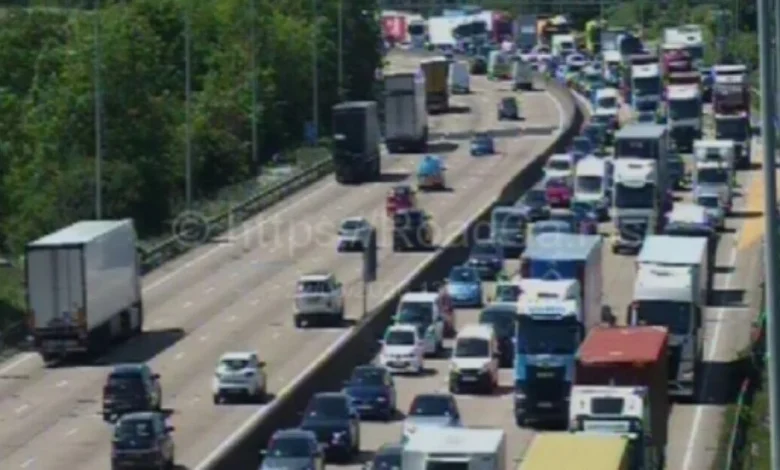 M25 traffic RECAP: Major UK motorway chaos after multi-vehicle crash - 8 mile queues
