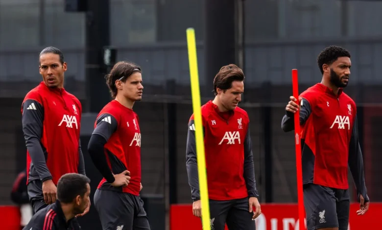 Manchester United v Liverpool: Team news