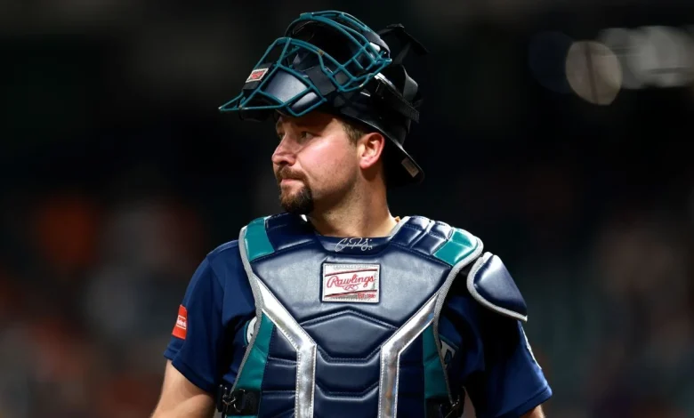 Mariners' Cal Raleigh (oblique) lands on IL for first time