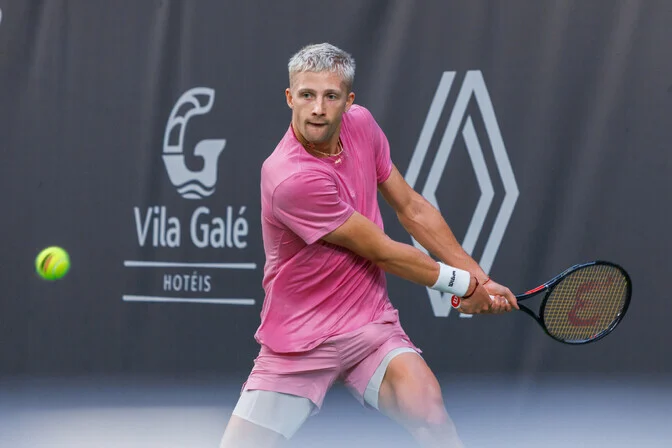 Mark Lajal fends off five break points to reach quarterfinals in China