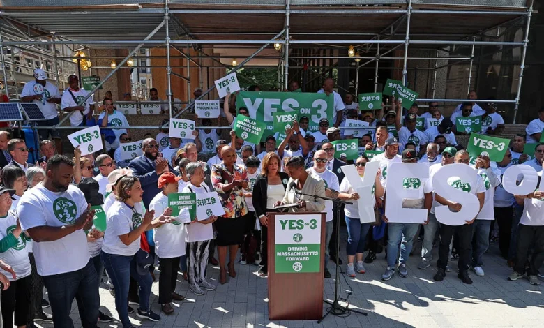 Massachusetts Uber and Lyft Drivers Form First Union for Ride-Share Workers