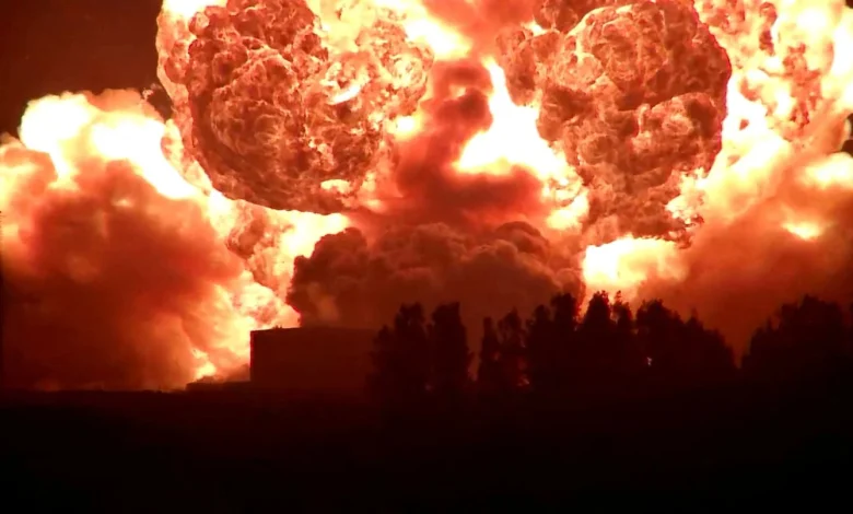 Massive Blue Origin rocket explosion gives edge to Elon Musk in space race - The Washington Post
