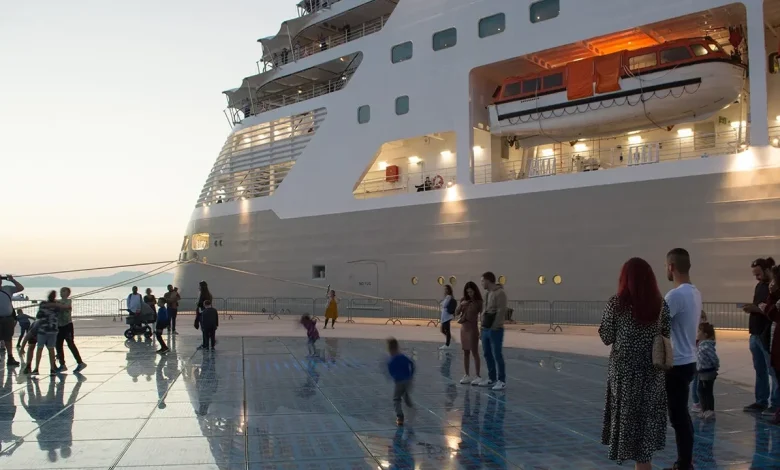 Massive new cruise ship unveils jaw-dropping outdoor theme park in middle of the ocean