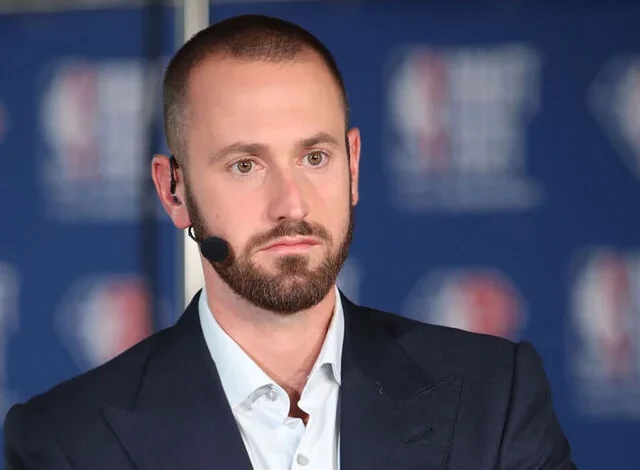 Mavericks hire Mike Schmitz as new GM