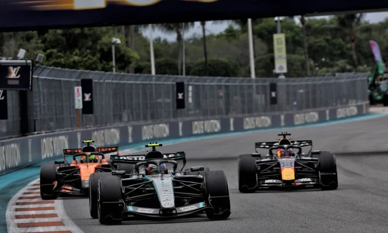 Mercedes backs V8 F1 plan, suggests 1200bhp 'mega' engine