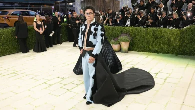 Met Gala 2026: Hudson Williams Leaves Shirt Open With Artistic Look