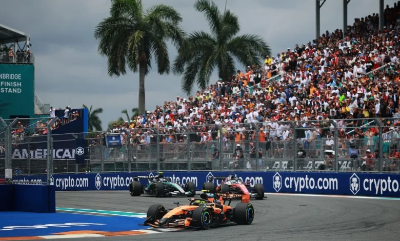 Miami Grand Prix LIVE! Kimi Antonelli leads chaotic race from Lando Norris amid threat of rain