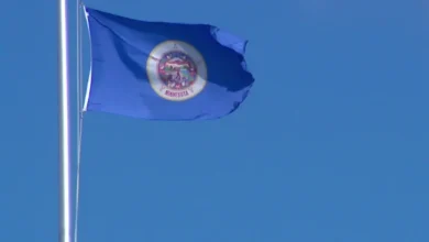 Minnesota bill would penalize cities that fly old state flag