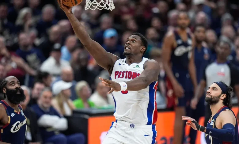 Mitch Albom: Pistons prove anything is possible with The Big on menu