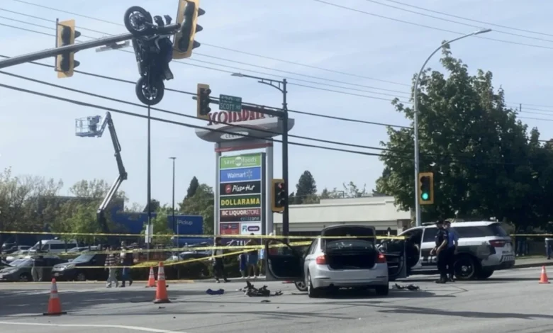 Motorcycle lodged on traffic signal after crash in Delta