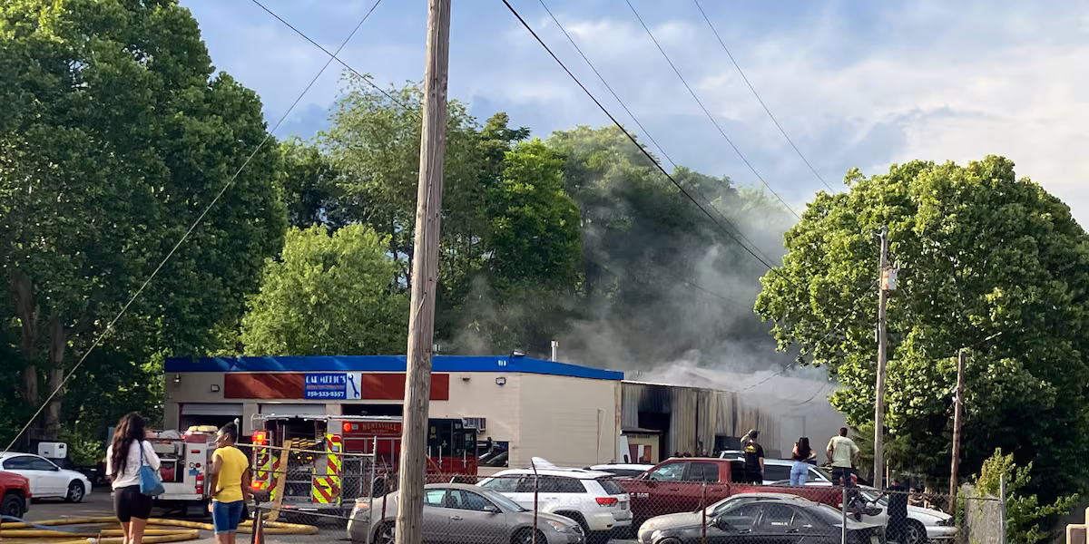 Multiple units respond to Huntsville business fire