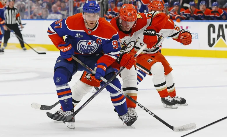 NHL Predictions: Expert Picks on Thursday, April 30 - VSiN